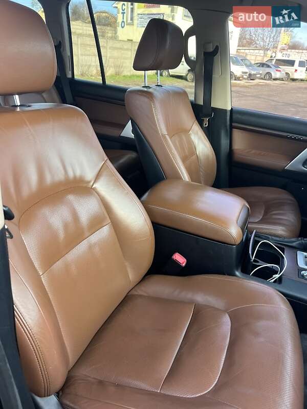 Внедорожник / Кроссовер Toyota Land Cruiser 2014 в Киеве фото 14 Внедорожник / Кроссовер Toyota Land Cruiser 2014 в Киеве