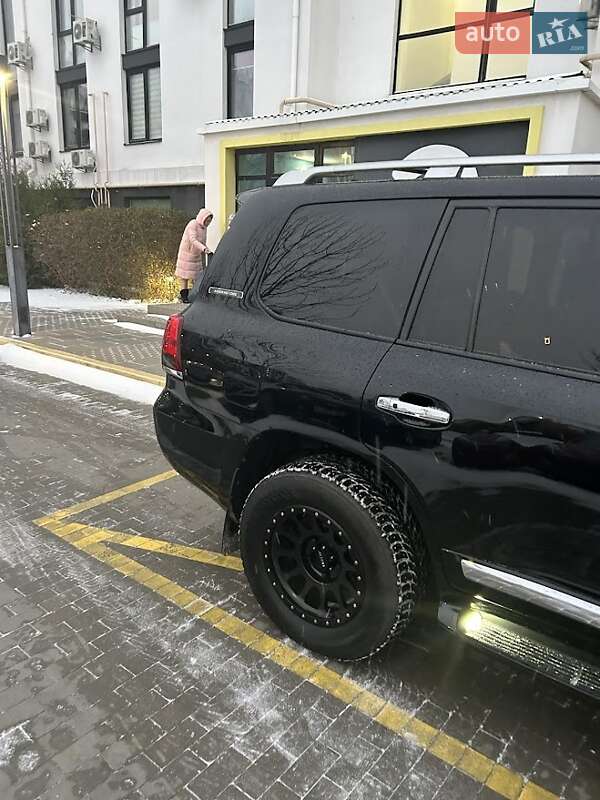 Внедорожник / Кроссовер Toyota Land Cruiser 2014 в Киеве фото 8 Внедорожник / Кроссовер Toyota Land Cruiser 2014 в Киеве