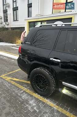 Внедорожник / Кроссовер Toyota Land Cruiser 2014 в 