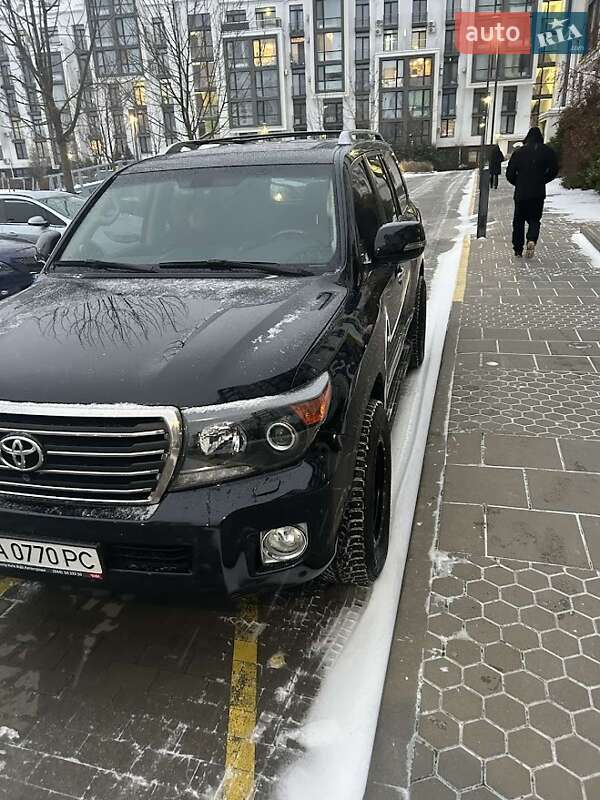 Внедорожник / Кроссовер Toyota Land Cruiser 2014 в Киеве фото 2 Внедорожник / Кроссовер Toyota Land Cruiser 2014 в Киеве