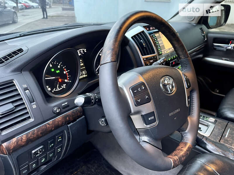 Внедорожник / Кроссовер Toyota Land Cruiser 2012 в Каменском фото 26 Внедорожник / Кроссовер Toyota Land Cruiser 2012 в Каменском