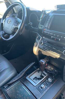 Внедорожник / Кроссовер Toyota Land Cruiser 2010 в Мироновке