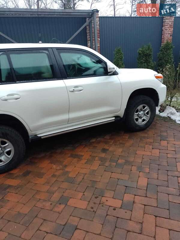 Внедорожник / Кроссовер Toyota Land Cruiser 2014 в Киеве