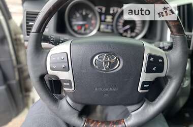 Внедорожник / Кроссовер Toyota Land Cruiser 2012 в Прилуках