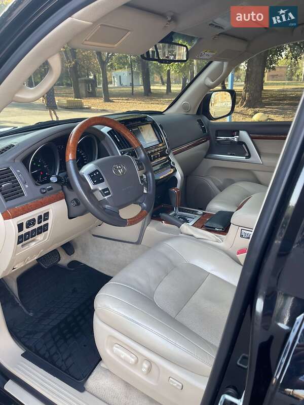 Внедорожник / Кроссовер Toyota Land Cruiser 2014 в Кривом Роге