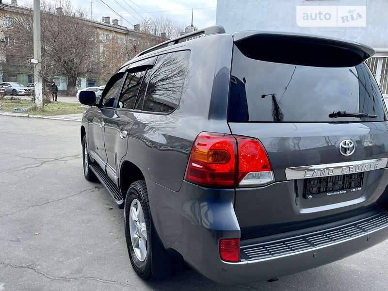 Внедорожник / Кроссовер Toyota Land Cruiser 2012 в Каменском