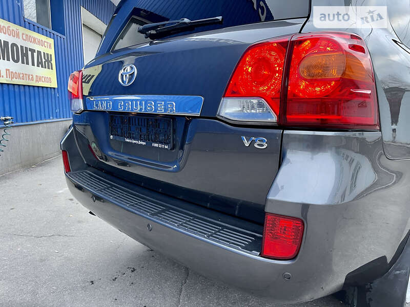 Внедорожник / Кроссовер Toyota Land Cruiser 2012 в Каменском