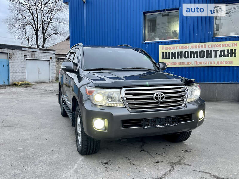 Внедорожник / Кроссовер Toyota Land Cruiser 2012 в Каменском