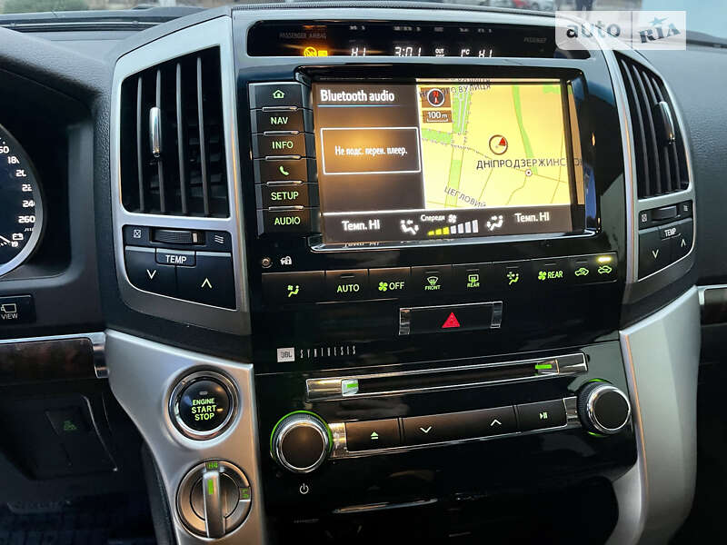 Внедорожник / Кроссовер Toyota Land Cruiser 2012 в Каменском