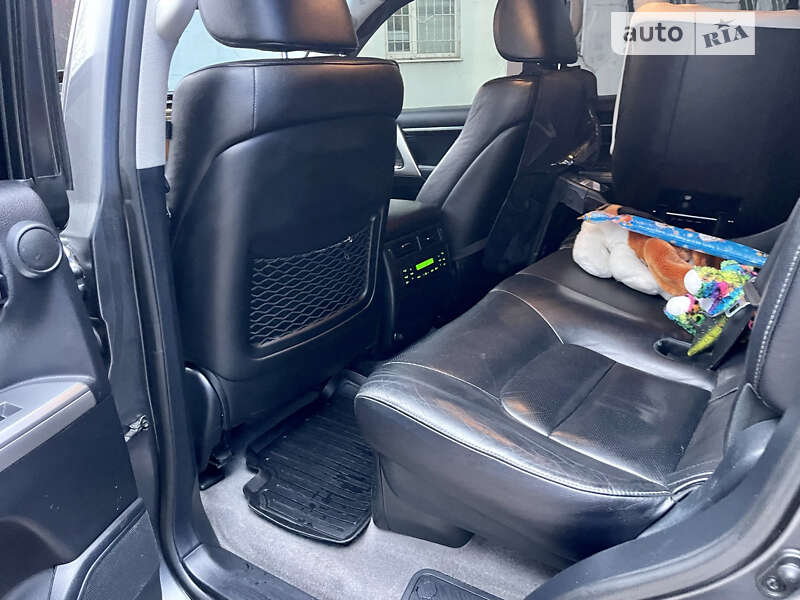 Внедорожник / Кроссовер Toyota Land Cruiser 2012 в Каменском