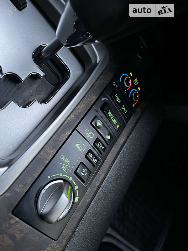 Внедорожник / Кроссовер Toyota Land Cruiser 2012 в Каменском