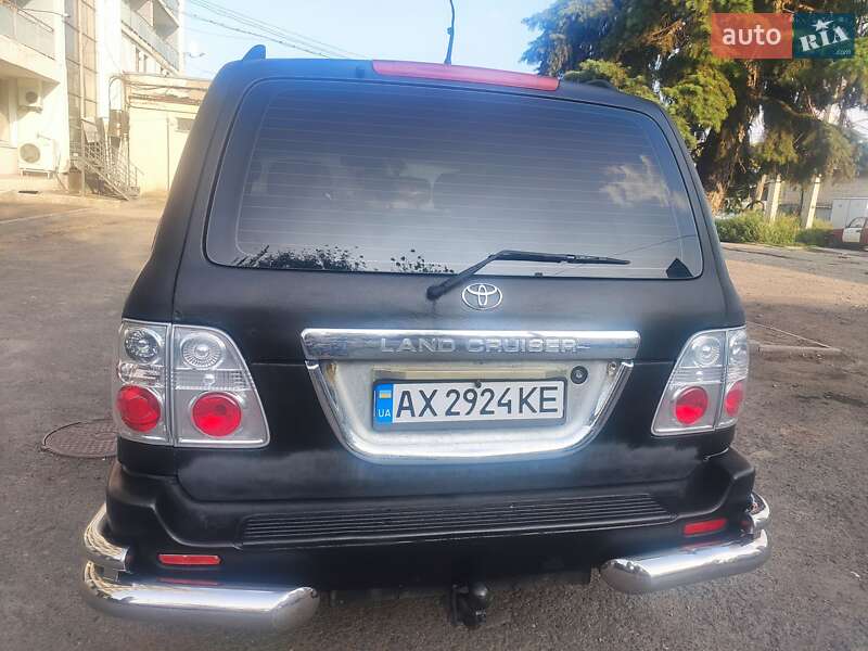 Внедорожник / Кроссовер Toyota Land Cruiser 2001 в Харькове