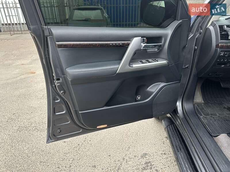 Позашляховик / Кросовер Toyota Land Cruiser 2012 в Кривому Розі