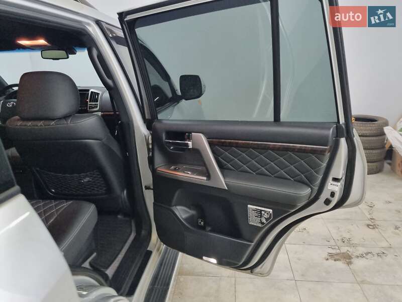 Внедорожник / Кроссовер Toyota Land Cruiser 2012 в Днепре фото 5 Внедорожник / Кроссовер Toyota Land Cruiser 2012 в Днепре