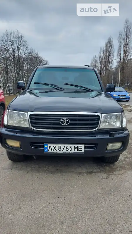 Внедорожник / Кроссовер Toyota Land Cruiser 2001 в 