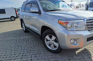 Позашляховик / Кросовер Toyota Land Cruiser 2012 в Чернівцях