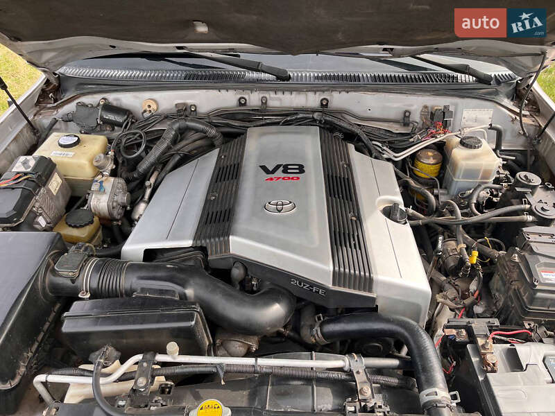 Внедорожник / Кроссовер Toyota Land Cruiser 2004 в Новых Санжарах