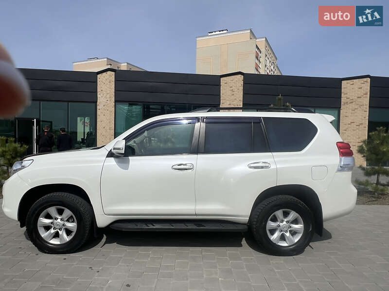 Внедорожник / Кроссовер Toyota Land Cruiser 2013 в Хмельницком