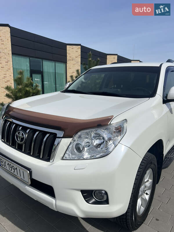 Внедорожник / Кроссовер Toyota Land Cruiser 2013 в Хмельницком