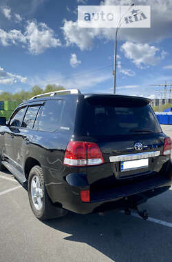 Внедорожник / Кроссовер Toyota Land Cruiser 2011 в Киеве