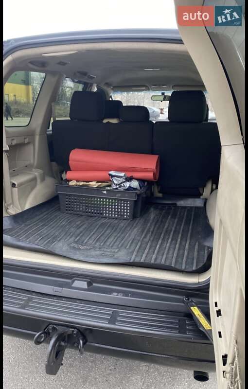 Внедорожник / Кроссовер Toyota Land Cruiser 2006 в Харькове