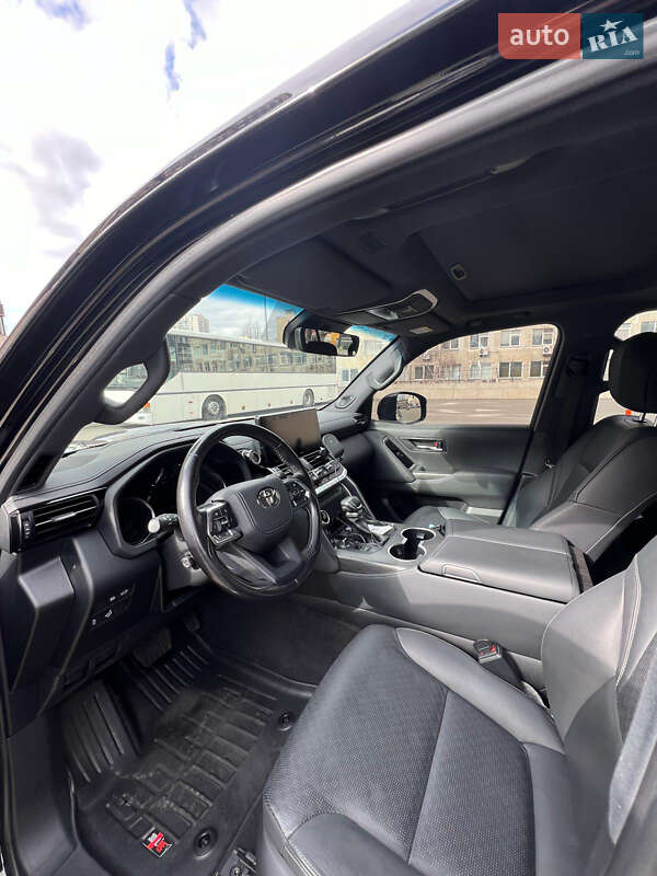 Внедорожник / Кроссовер Toyota Land Cruiser 2021 в Киеве