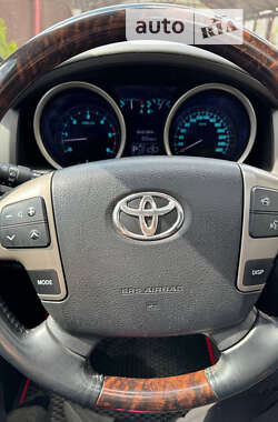 Позашляховик / Кросовер Toyota Land Cruiser 2011 в Дубні