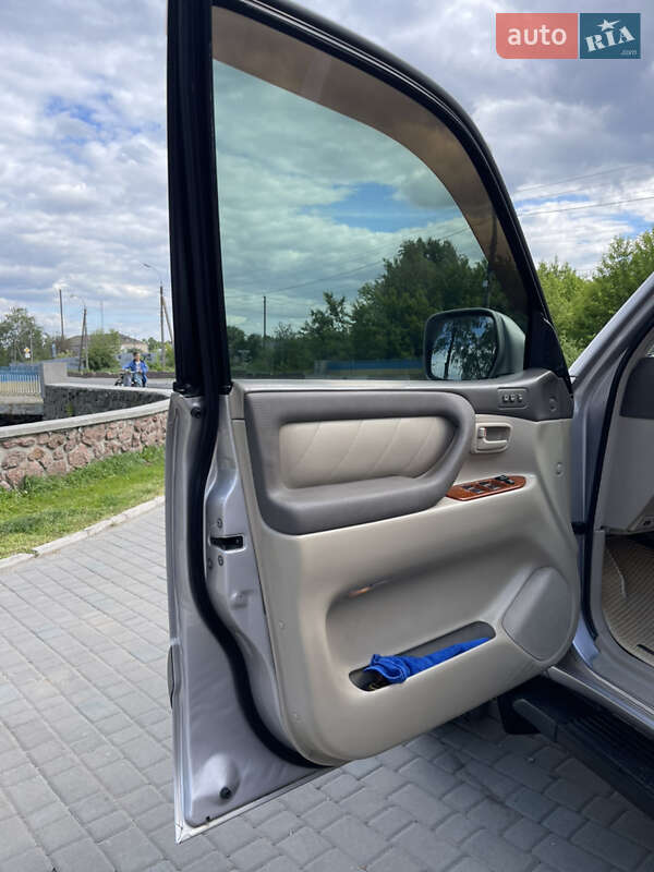 Внедорожник / Кроссовер Toyota Land Cruiser 2003 в Шполе