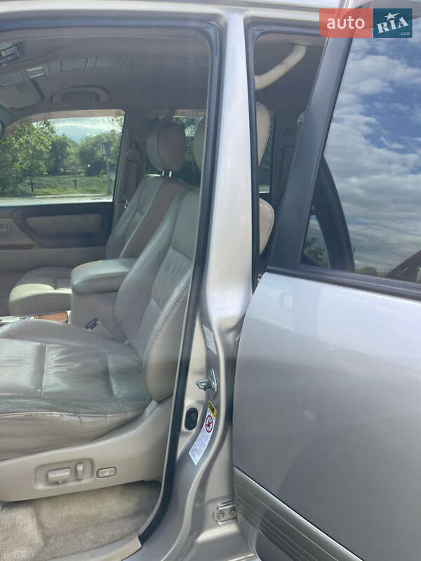 Внедорожник / Кроссовер Toyota Land Cruiser 2003 в Шполе