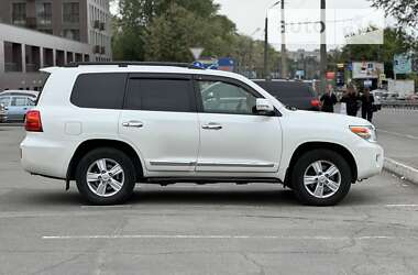 Позашляховик / Кросовер Toyota Land Cruiser 2014 в Дніпрі