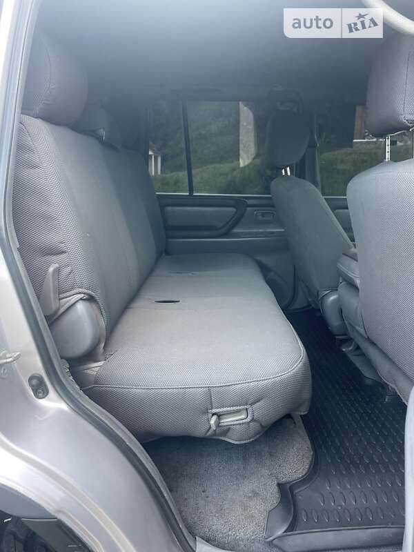 Позашляховик / Кросовер Toyota Land Cruiser 2001 в Великому Березному