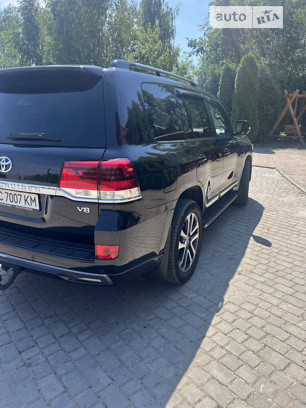 Внедорожник / Кроссовер Toyota Land Cruiser 2017 в Жидачове