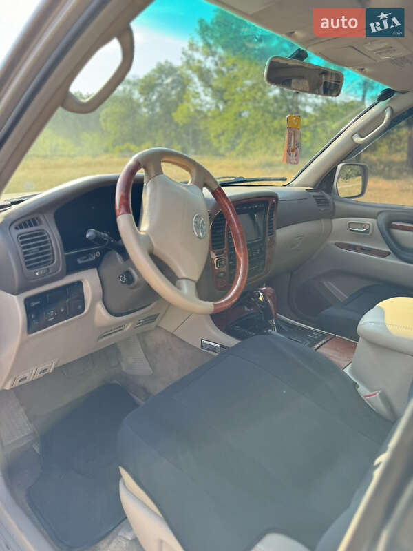 Внедорожник / Кроссовер Toyota Land Cruiser 2001 в Кропивницком