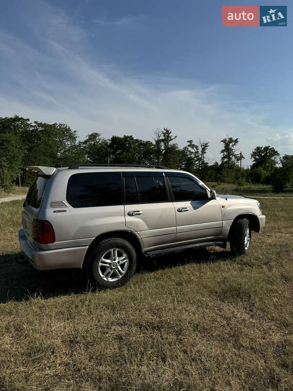Внедорожник / Кроссовер Toyota Land Cruiser 2001 в Кропивницком