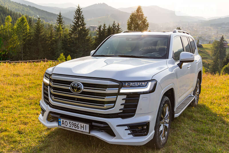 Внедорожник / Кроссовер Toyota Land Cruiser 2021 в Полянице