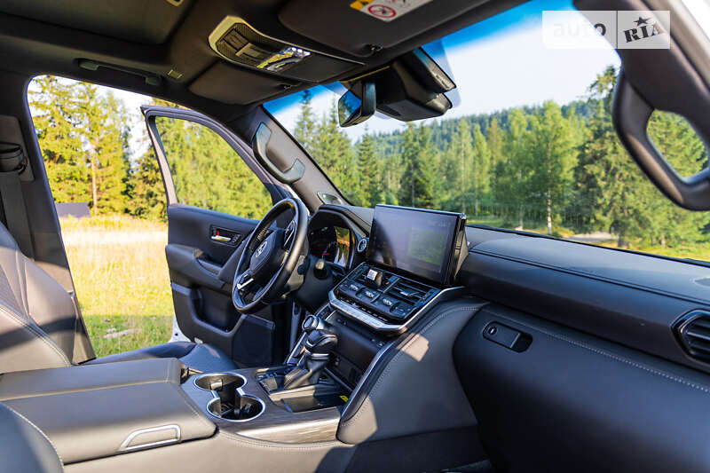 Внедорожник / Кроссовер Toyota Land Cruiser 2021 в Полянице
