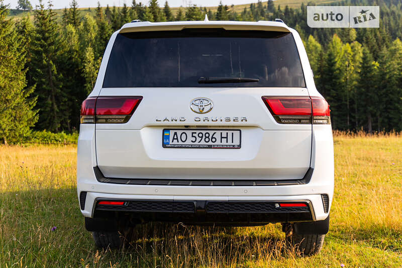 Внедорожник / Кроссовер Toyota Land Cruiser 2021 в Полянице