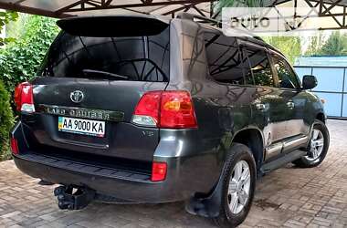 Внедорожник / Кроссовер Toyota Land Cruiser 2012 в Вышгороде