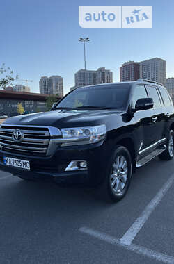 Внедорожник / Кроссовер Toyota Land Cruiser 2017 в Киеве