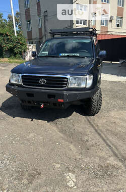 Позашляховик / Кросовер Toyota Land Cruiser 2002 в Чернівцях