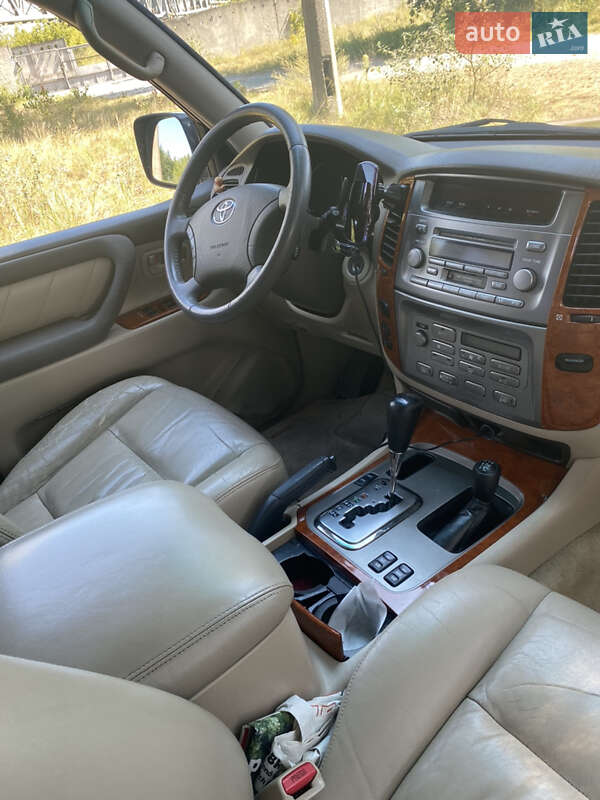 Внедорожник / Кроссовер Toyota Land Cruiser 2006 в Киеве