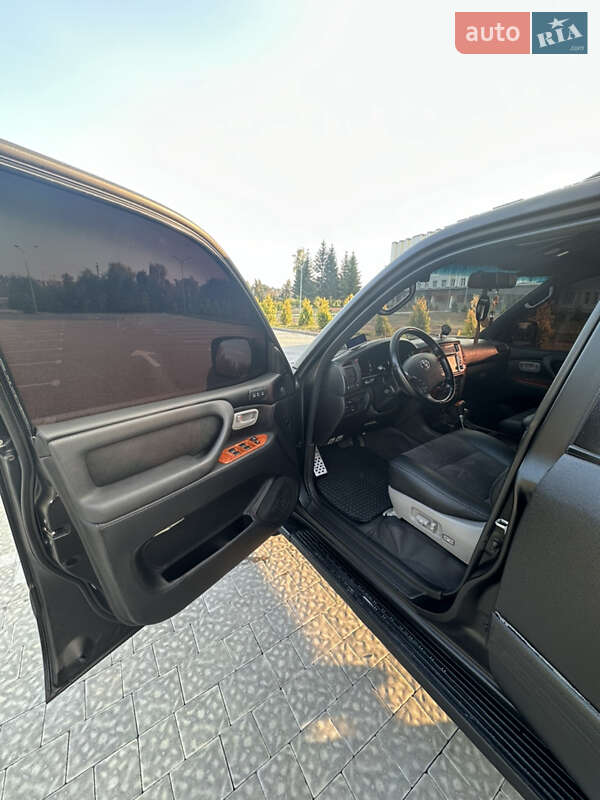 Внедорожник / Кроссовер Toyota Land Cruiser 2004 в Львове