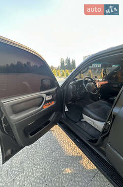 Позашляховик / Кросовер Toyota Land Cruiser 2004 в 