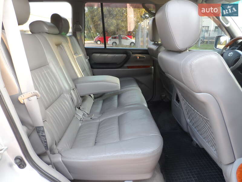 Позашляховик / Кросовер Toyota Land Cruiser 2002 в Вишгороді