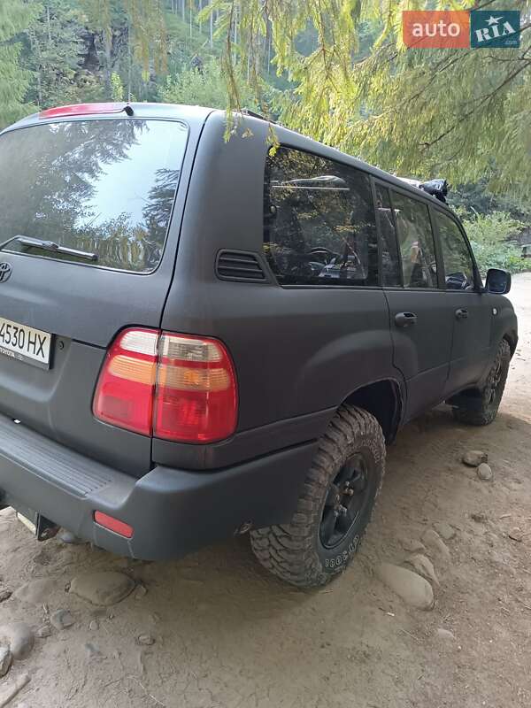Внедорожник / Кроссовер Toyota Land Cruiser 2001 в Микуличине