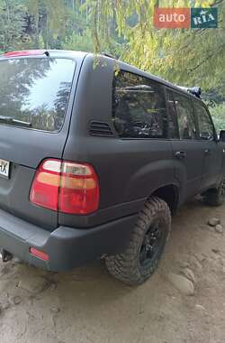 Внедорожник / Кроссовер Toyota Land Cruiser 2001 в Микуличине