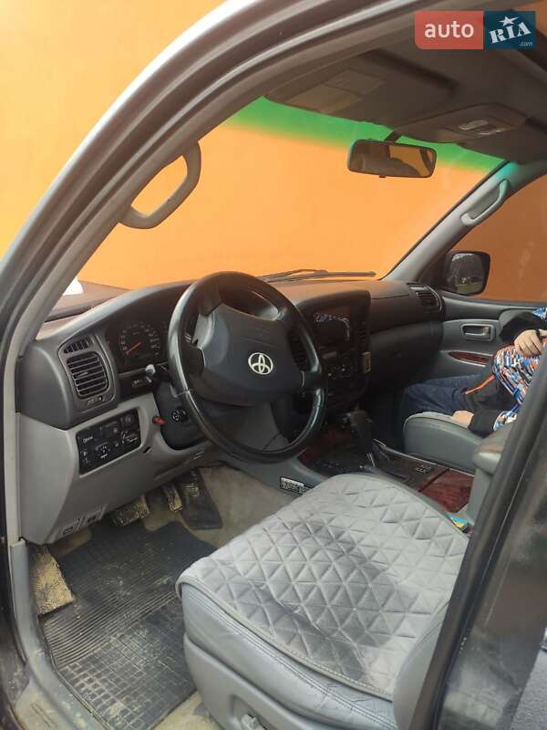 Внедорожник / Кроссовер Toyota Land Cruiser 2001 в Микуличине