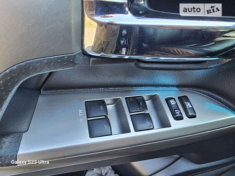 Внедорожник / Кроссовер Toyota Land Cruiser 2012 в Сквире