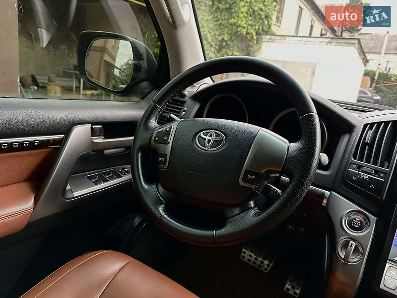 Позашляховик / Кросовер Toyota Land Cruiser 2008 в Дніпрі