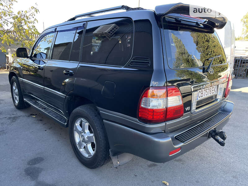 Внедорожник / Кроссовер Toyota Land Cruiser 2006 в Чернигове